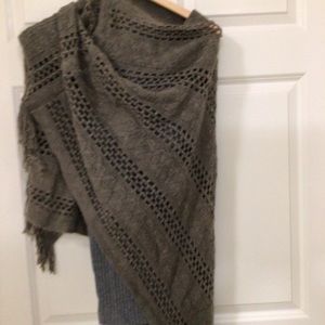 Grey shawl